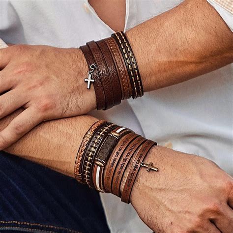 pulseras para hombre de moda.